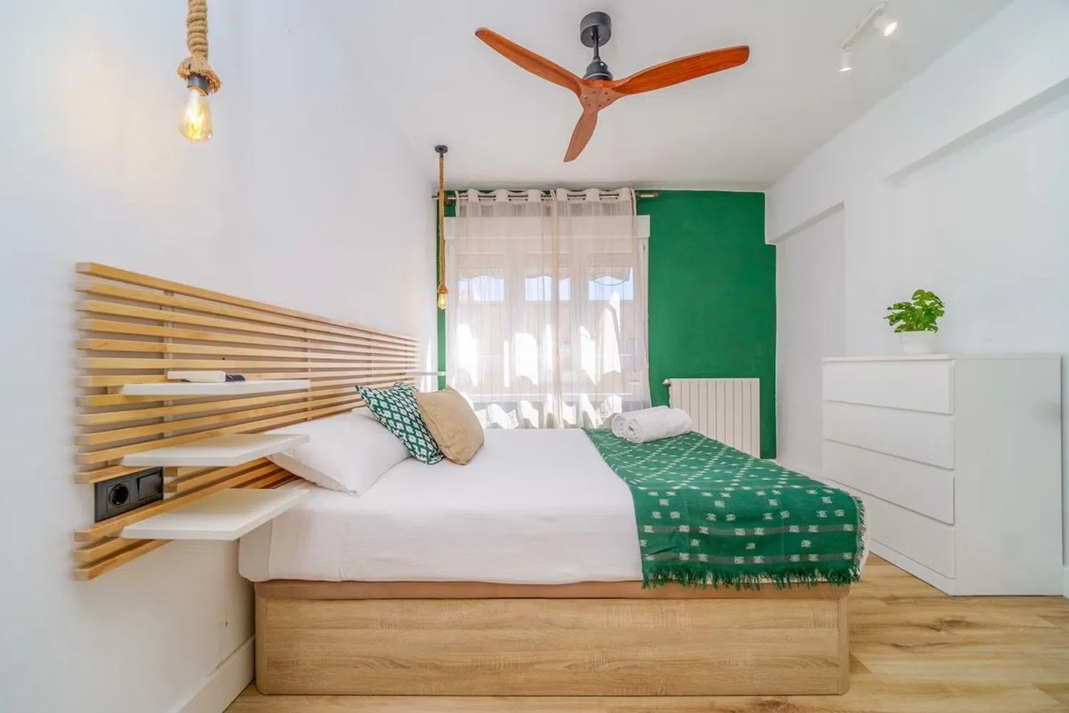 Piso en C. de la Dama d'Elx, 21 - Foto 1