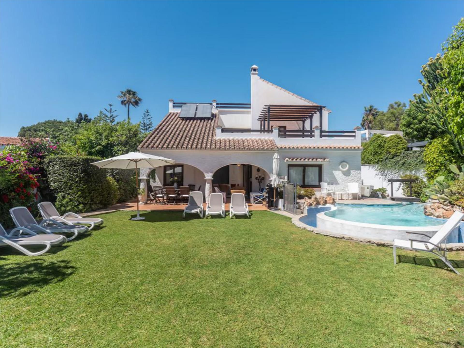 Chalet en  Avenida Carmen Sevilla 11 - Foto 2