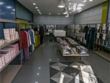 Local comercial en Montigala - Foto 1
