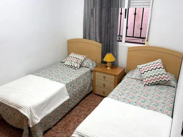 Piso en Calle Lagunas de Ruidera, 648, Zona Lago - Los Almendros - Foto 14