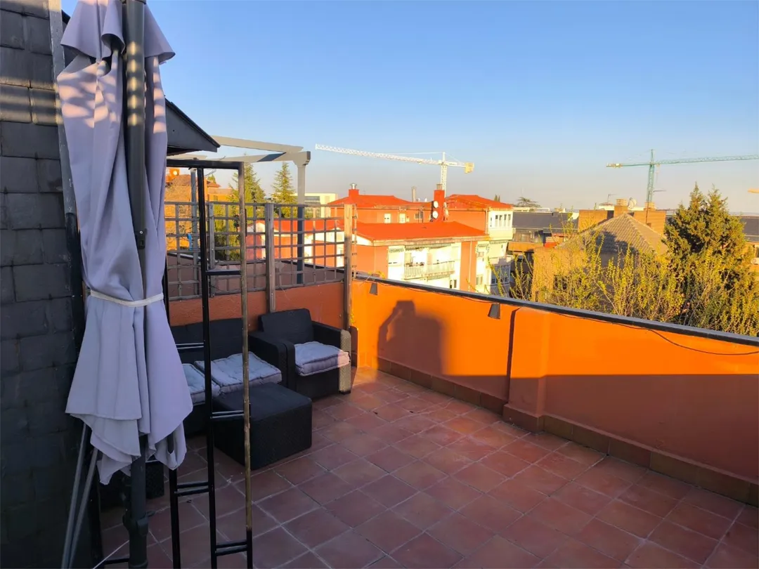 Ático en  Calle de Pilar Cavero 5C