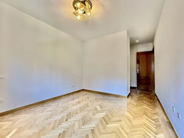 Piso en Calle del Marqués de la Valdavia - Foto 19