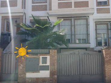 Casa adosada en  Calle Pedro de Valdivia 38 - Foto 5