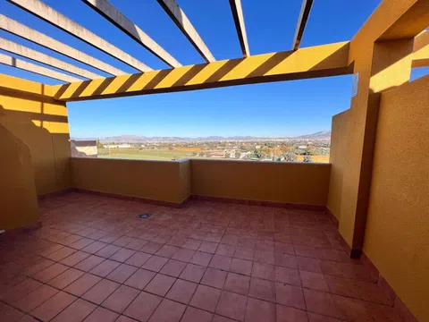 Chalet adosado en avenida Cristóbal Colón, 147