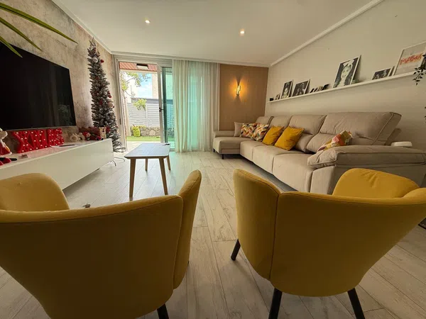 Chalet pareado en calle Manuel Hernández Toledo, 9