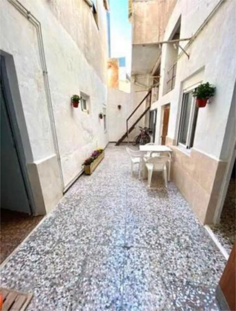 Chalet en centro de la Hoya - Foto 1