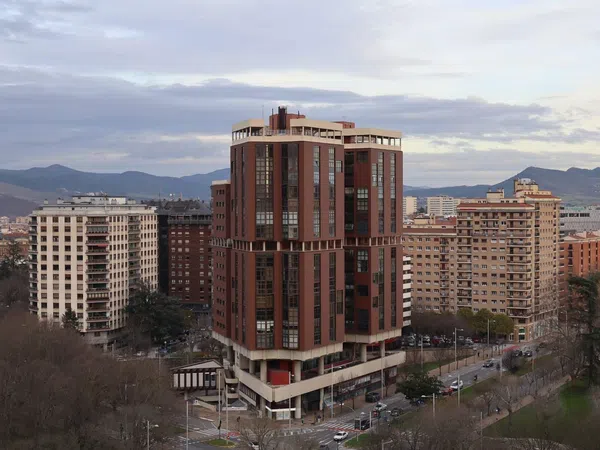 Piso en avenida de Pío Xii, 1