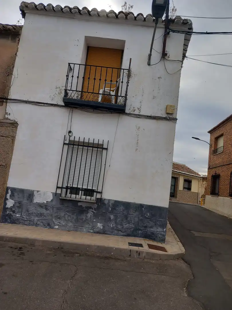 Casa adosada en  Calle Teniente Arribas 4 - Foto 2