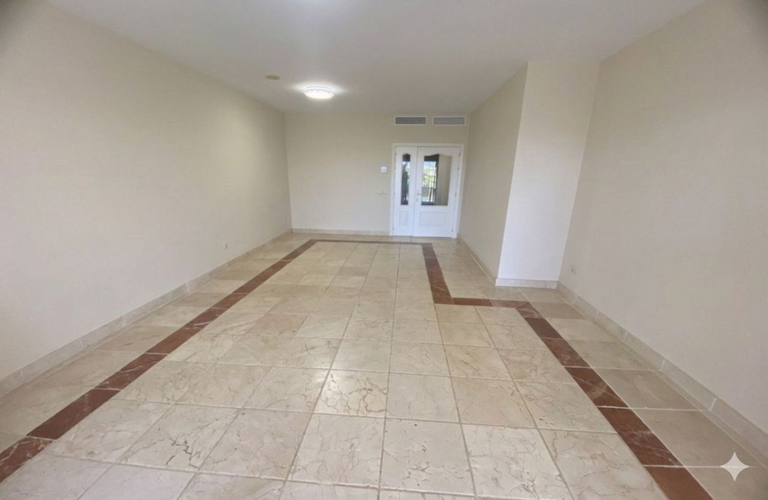 Piso en Calle Pico Alcazaba, 21 - Foto 2