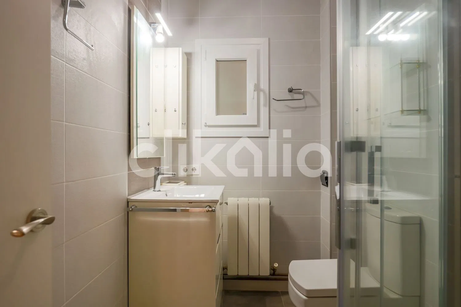 Piso en avenida Reyes Católicos - Foto 16