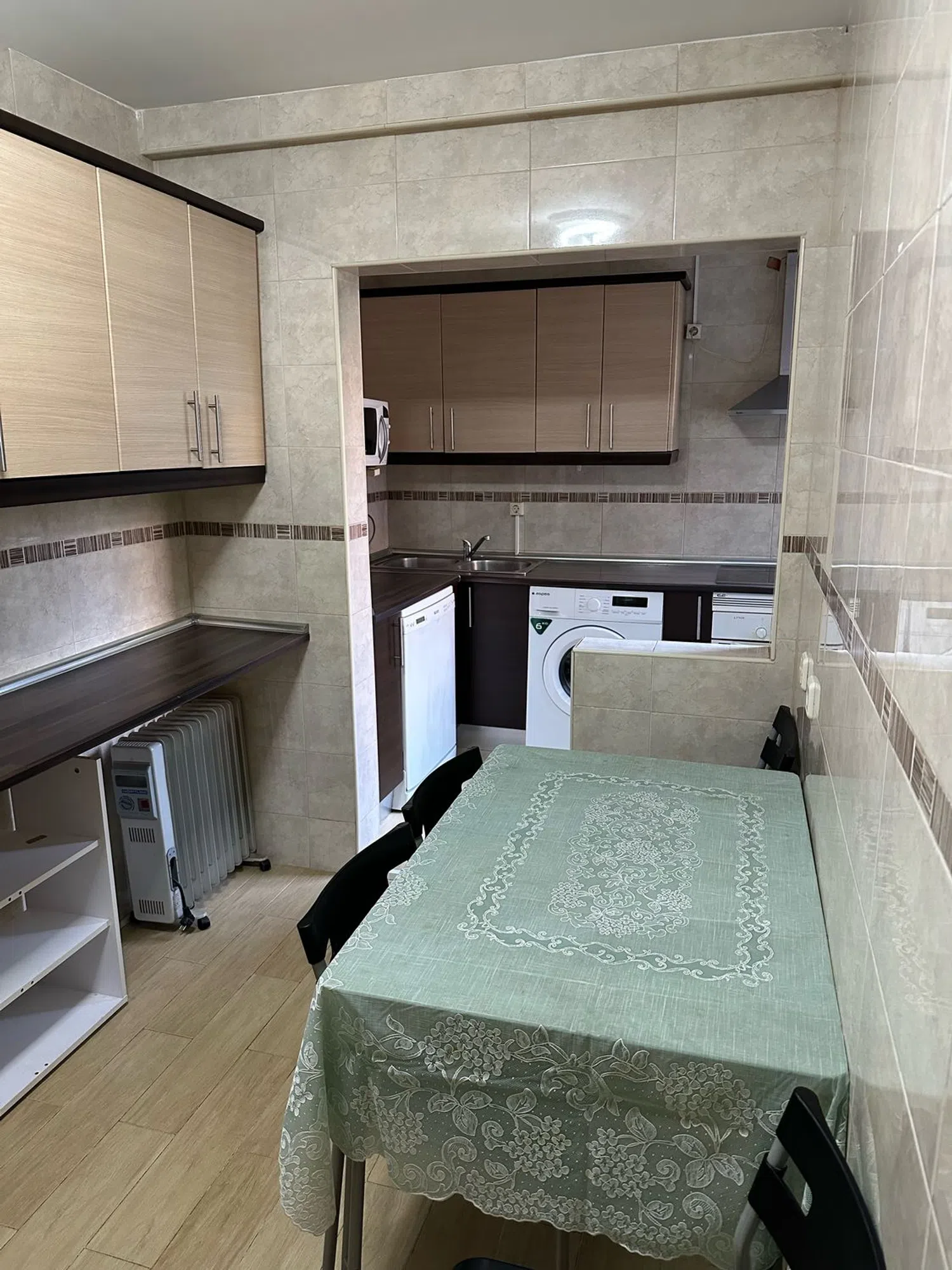 Piso en Reyes Católicos - Foto 3