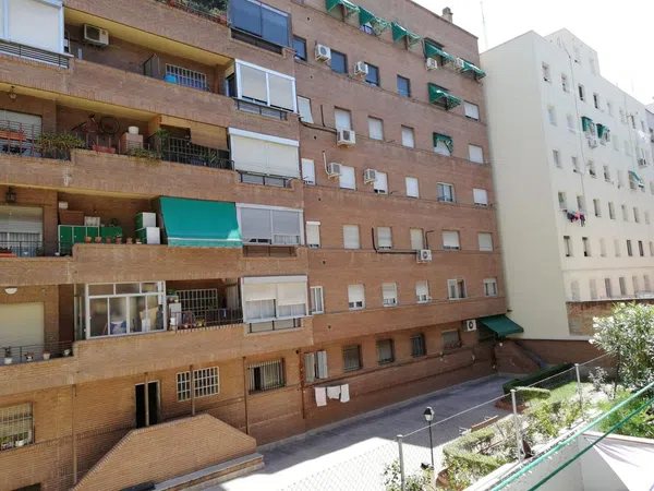 Piso en calle de Aldea del Fresno, 9