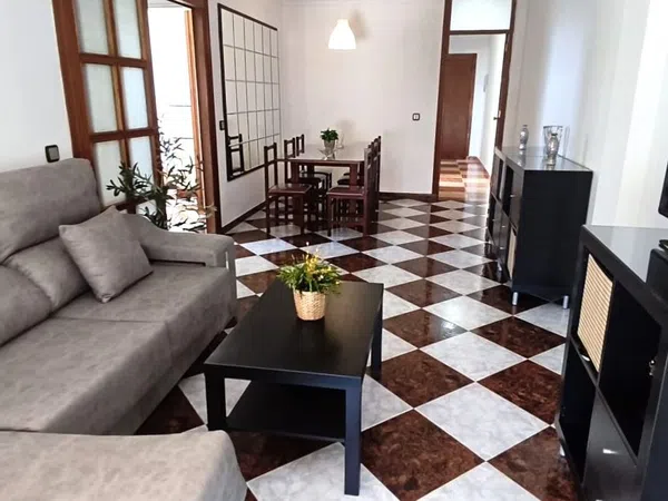 Piso en Plaza Valentin Ortigosa, Los Guindos - Parque Mediterráneo - Santa Paula - Foto 9