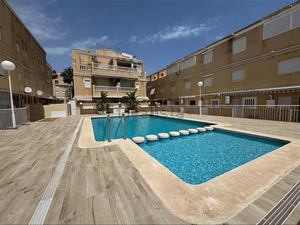 Chalet adosado en Avenida Albacete, 36 - Foto 1