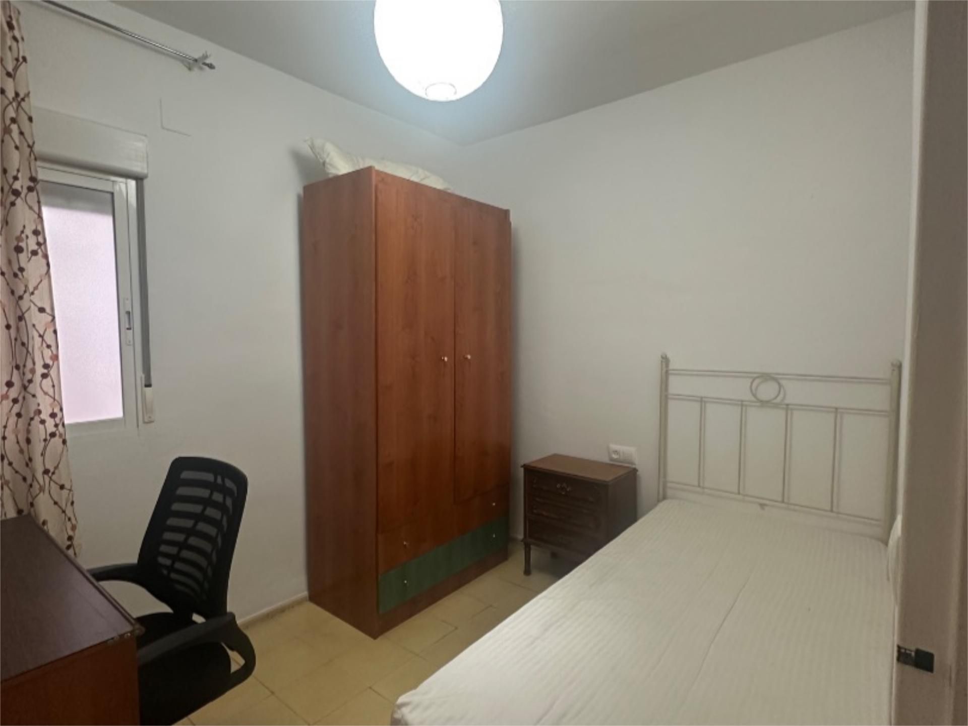 Piso en  Calle del Alcalde Velasco Navarro 10 - Foto 4