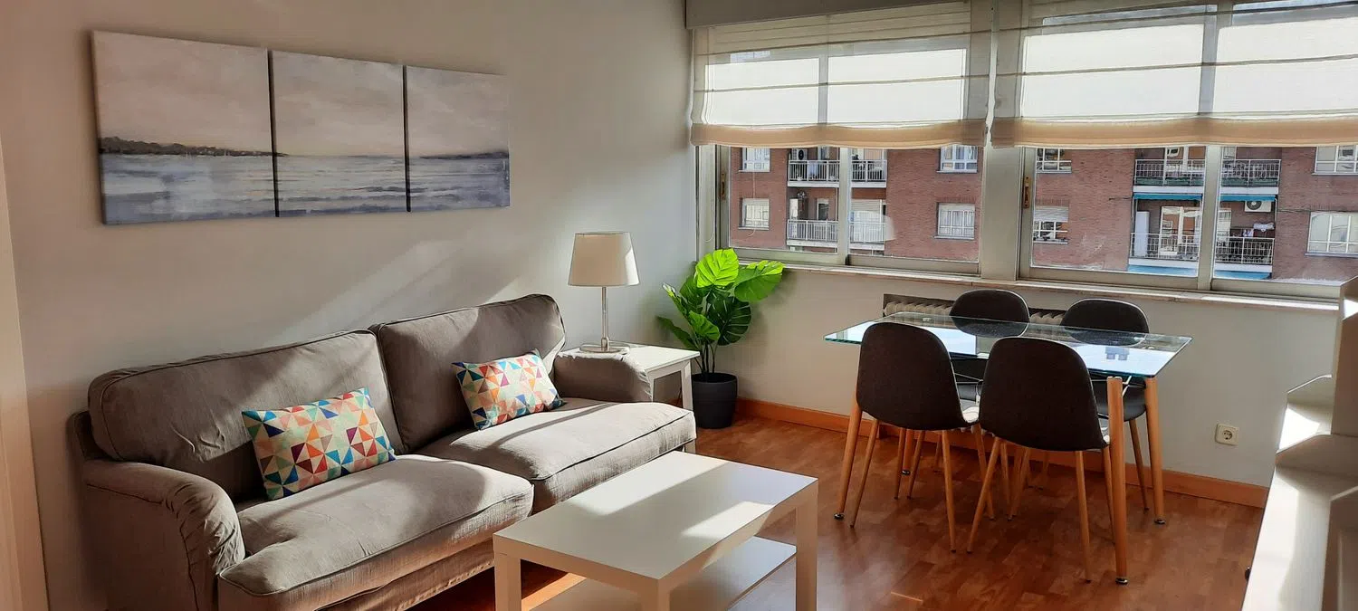 Piso en calle de la Infanta Mercedes, 62 - Foto 1