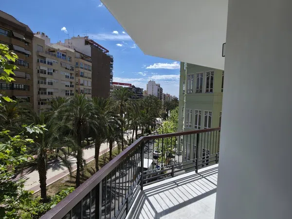 Piso en Avenida General Marvá, 9, Ensanche-Diputación - Foto 1