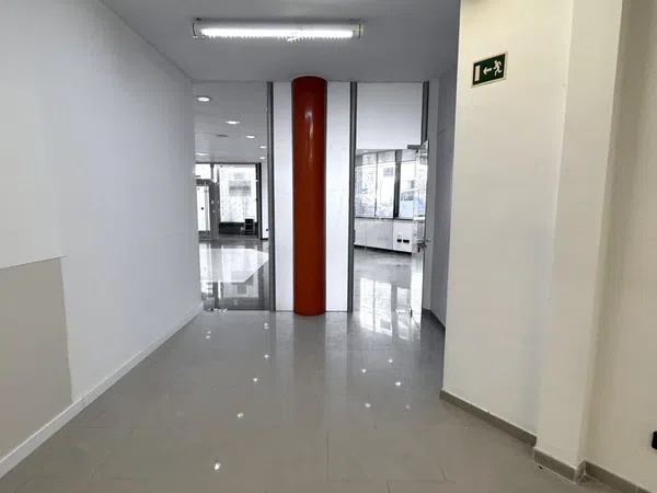 Local en Avenida de Josep Tarradellas - Foto 36