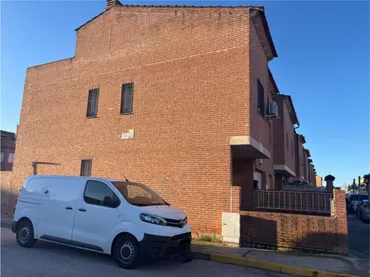 Casa adosada en L - Foto 2