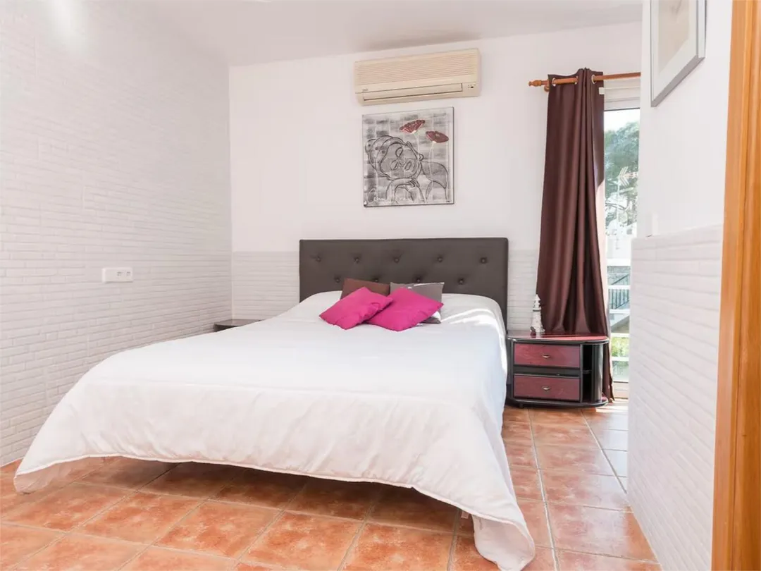 Casa adosada en  Camí d'Alcanada 8 - Foto 10