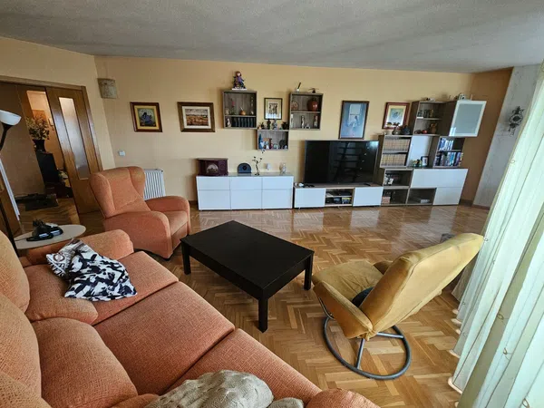 Piso en avenida del Conde de Barcelona, 31 - Foto 1