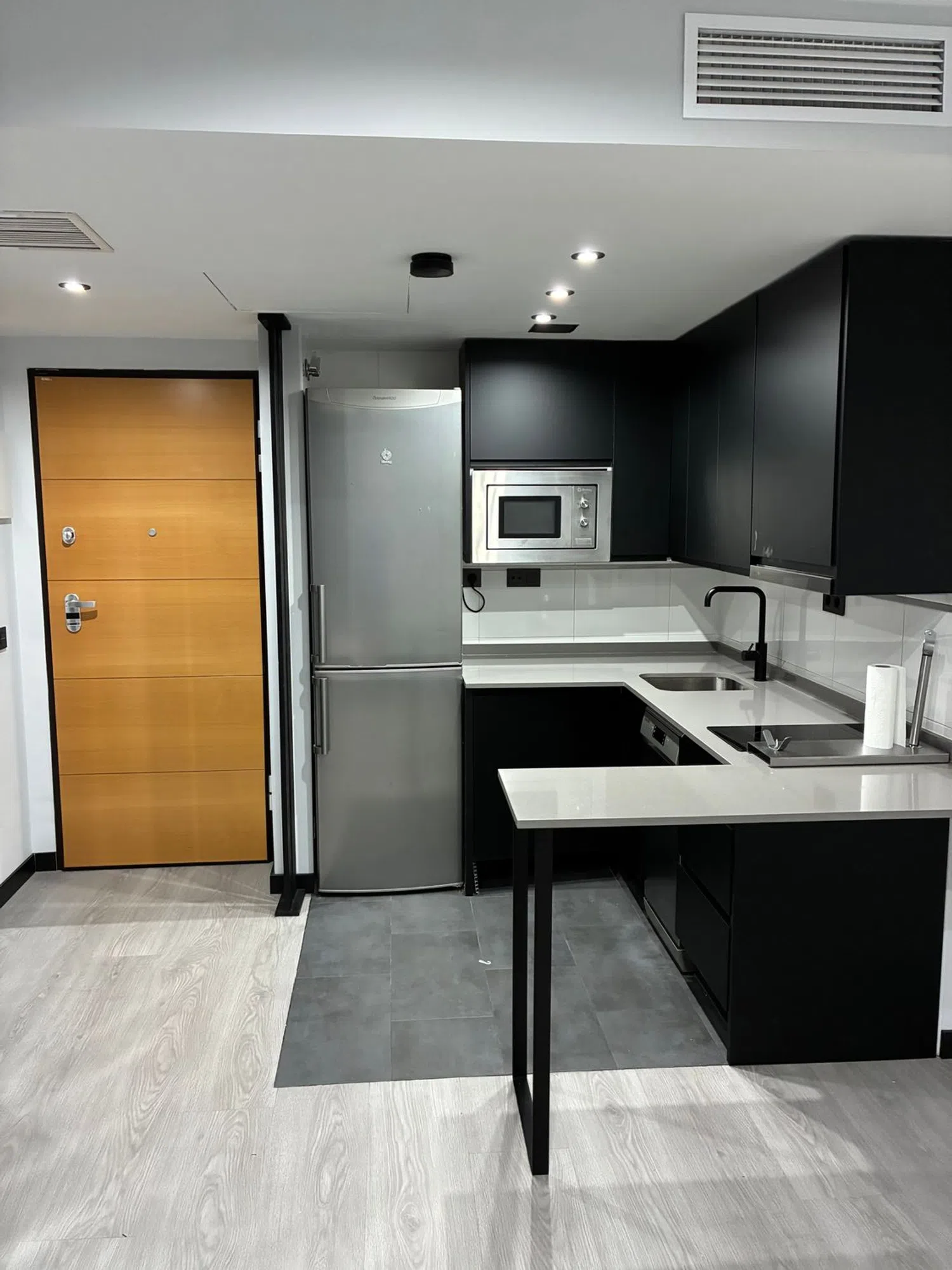 Estudio en calle de Américo Castro, 120 - Foto 1