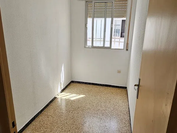 Piso en Calle Lamarque de Novoa, 4, Cruz Roja - Capuchinos - Foto 6