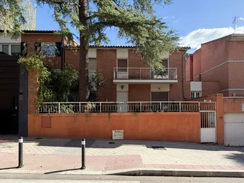 Casa independiente en calle de Añastro, 72