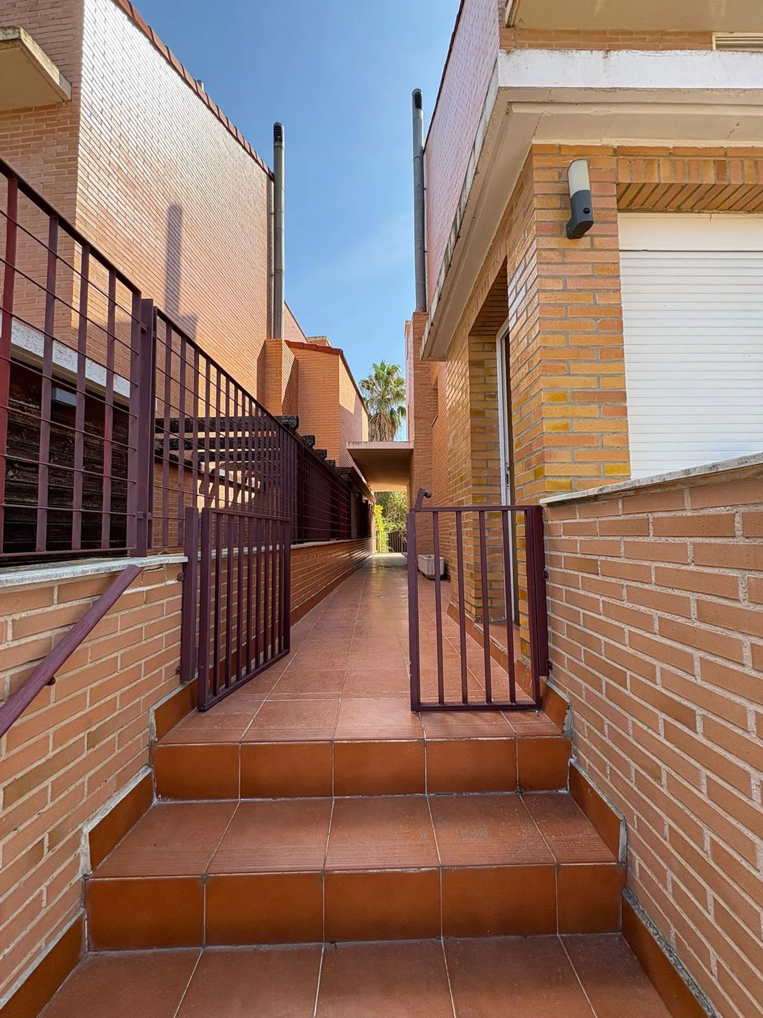 Chalet adosado en avenida de la Ilustración, 31 - Foto 3