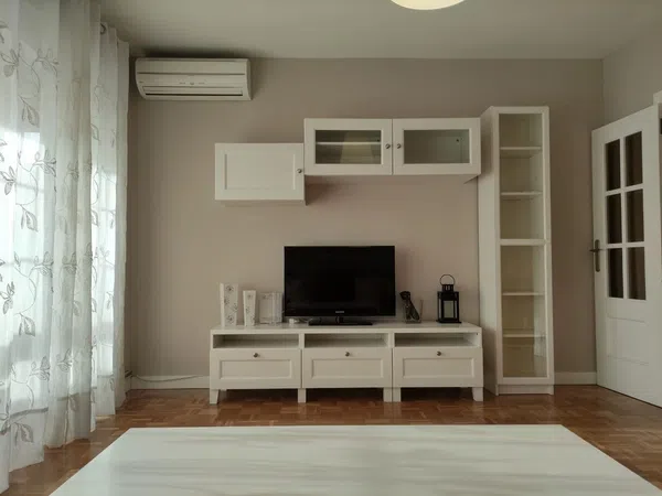 Piso en calle de la del Manojo de Rosas, 61