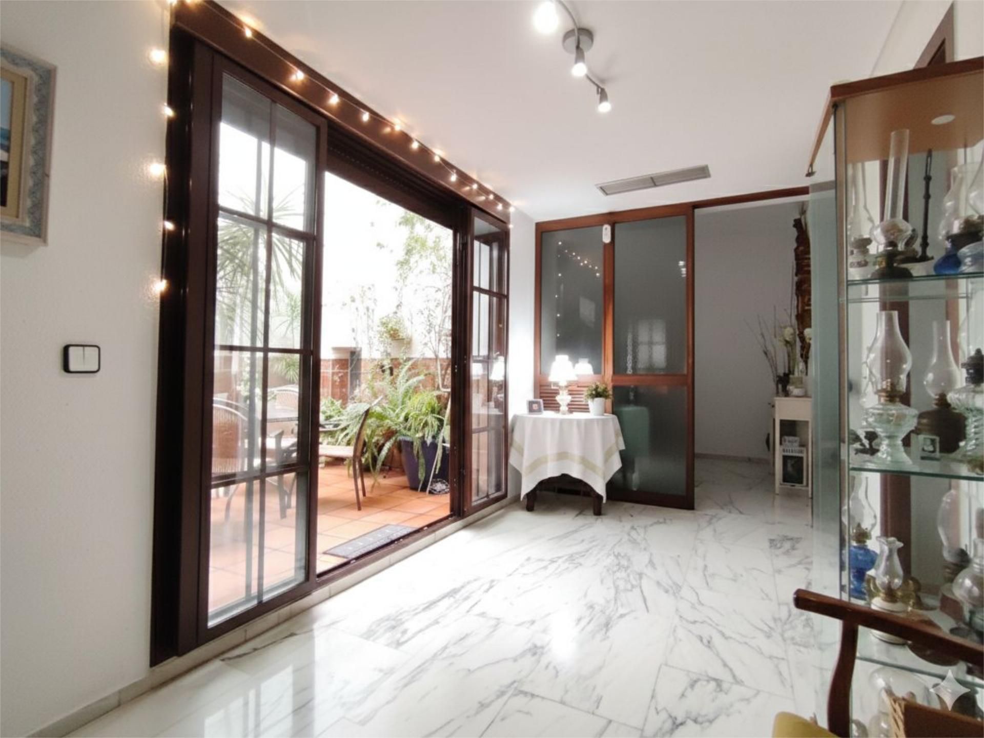 Casa adosada en  Calle Sagunto 41 - Foto 10