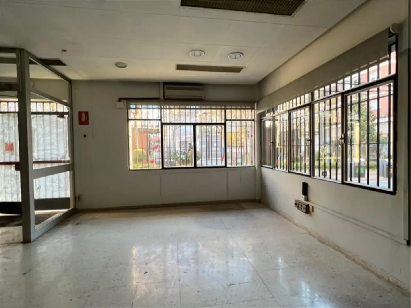 Local comercial en  Plaza de la Constitución - Foto 3