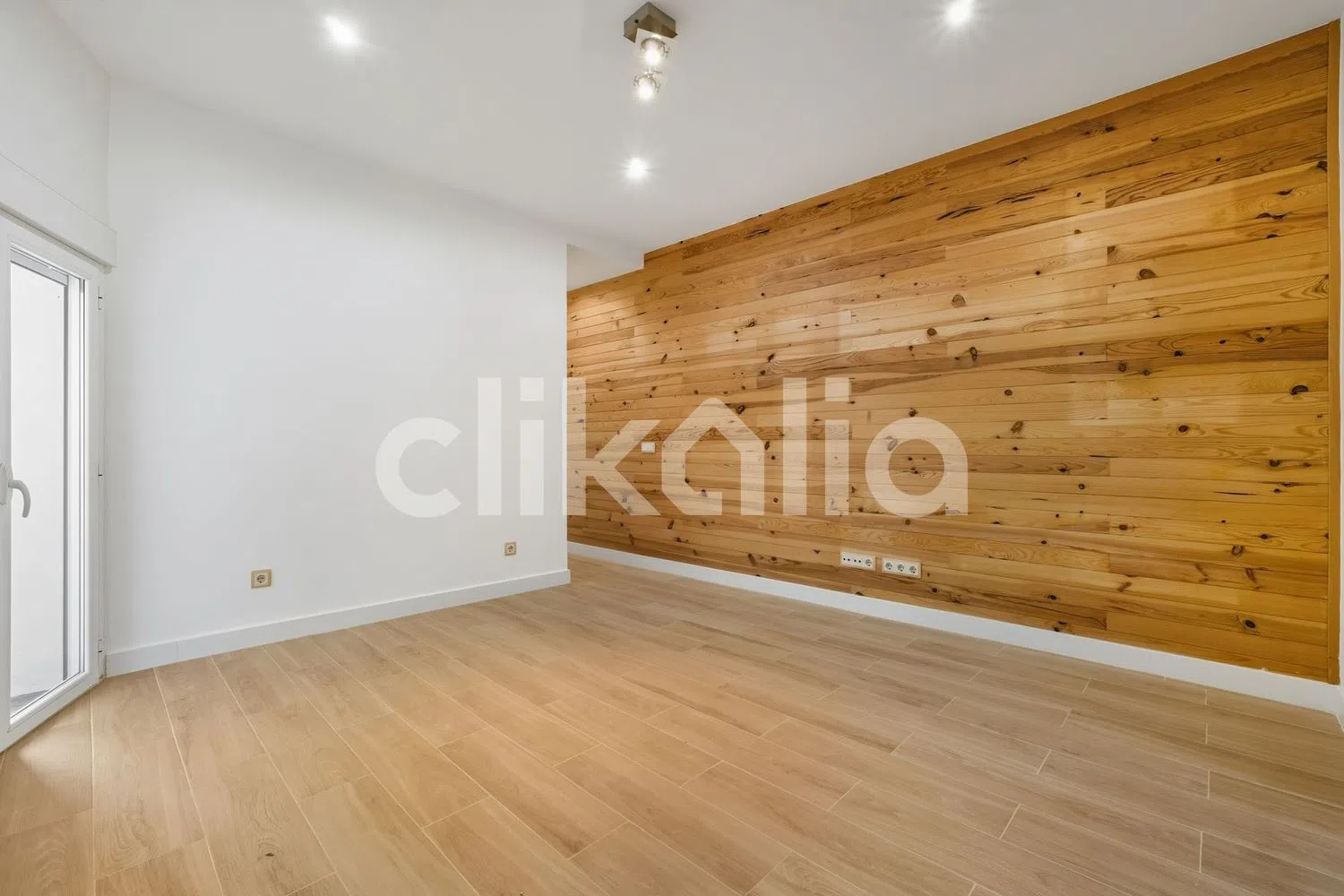 Piso en calle San Basilio - Foto 1