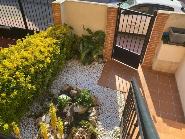 Chalet adosado en calle Pablo Neruda, 32 - Foto 4