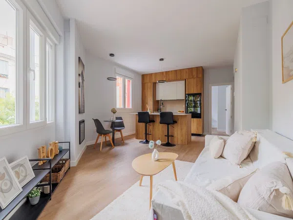 Piso en paseo de la Reina Cristina, 16