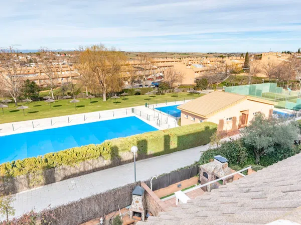 Chalet adosado en calle de los Fresnos, 162 - Foto 1