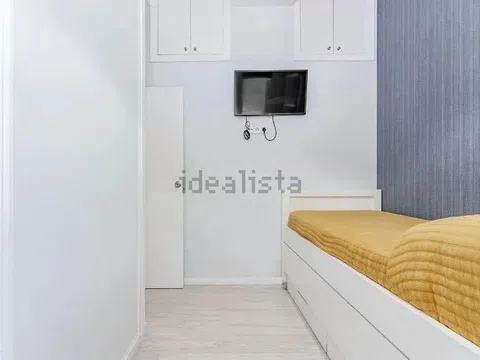 Piso en calle de Oña, 79