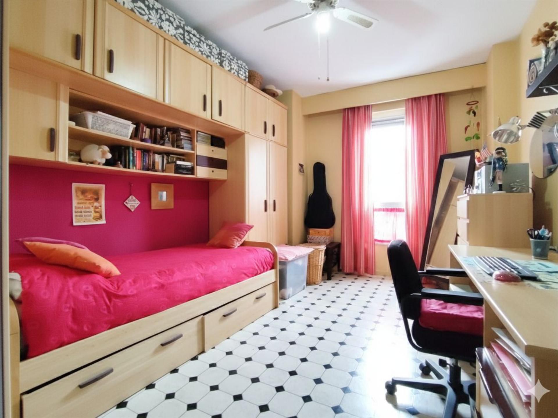 Casa adosada en  Calle Sagunto 41 - Foto 17