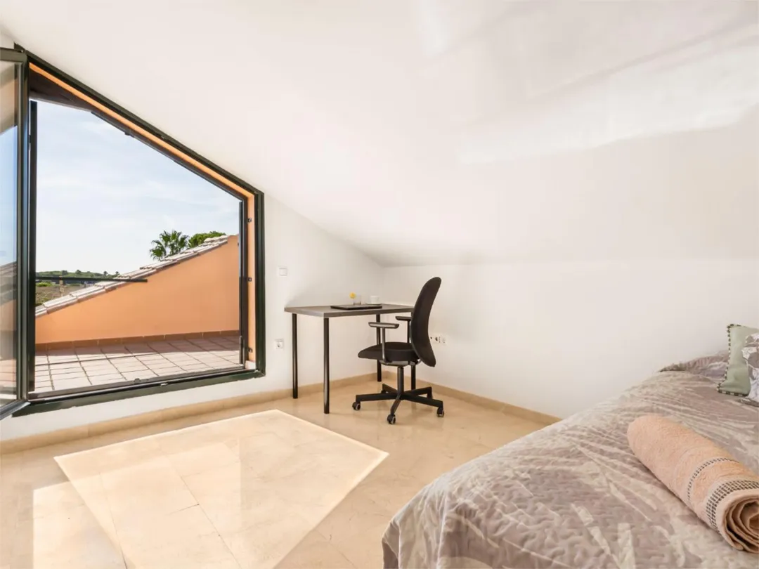 Casa adosada en  Calle Teodosio 12 - Foto 42