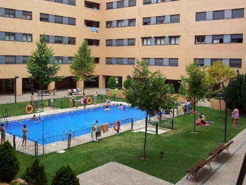 Piso en calle Isabel Clara Eugenia, 22