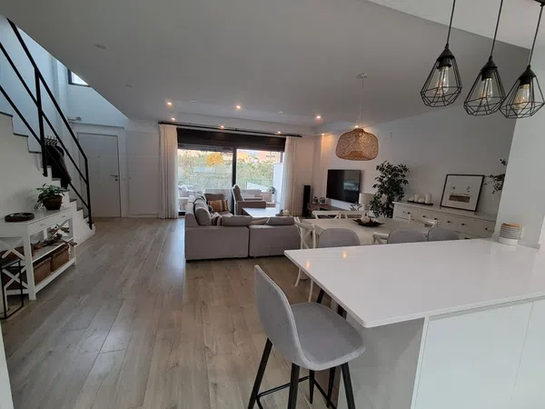 Chalet adosado en Barrio Cerrado de Calderón - Hacienda Paredes - Foto 1