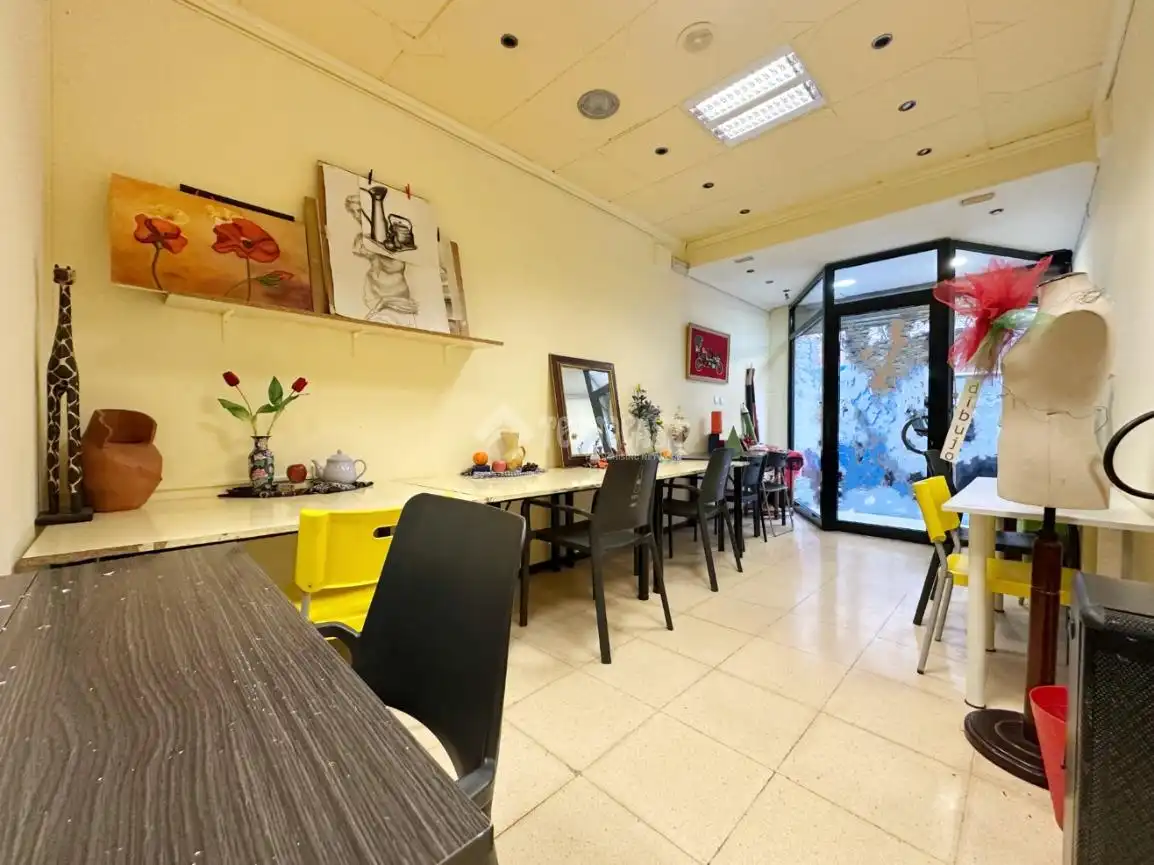 Local comercial en Sant Boi de Llobregat - Foto 4