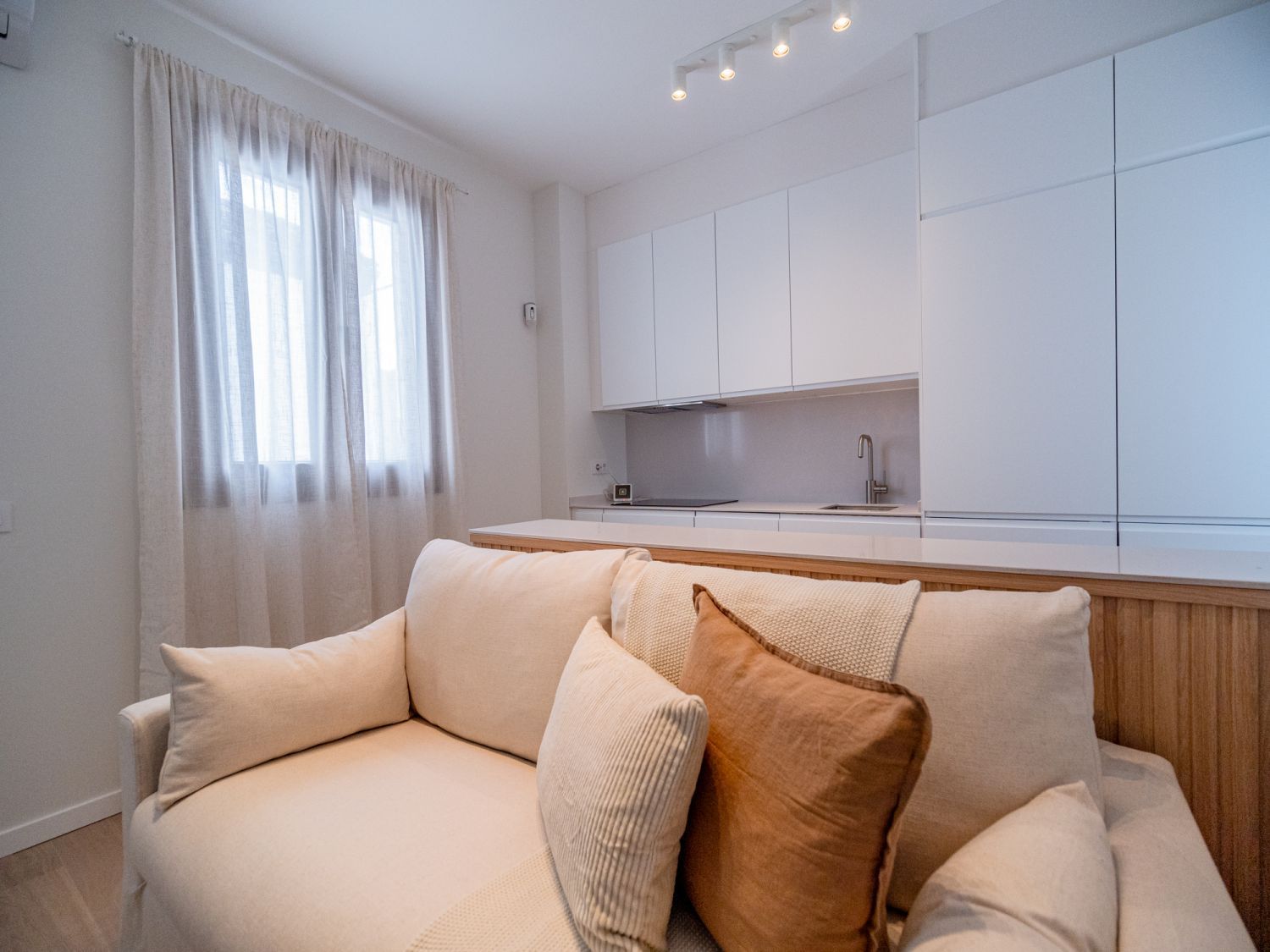 Piso en calle de Mira el Sol - Foto 1