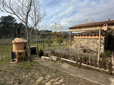 Finca rústica en  Carrer Emburgada 36 - Foto 4