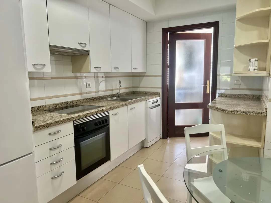 Piso en  Avenida Reyes Católicos Núm. - Foto 18