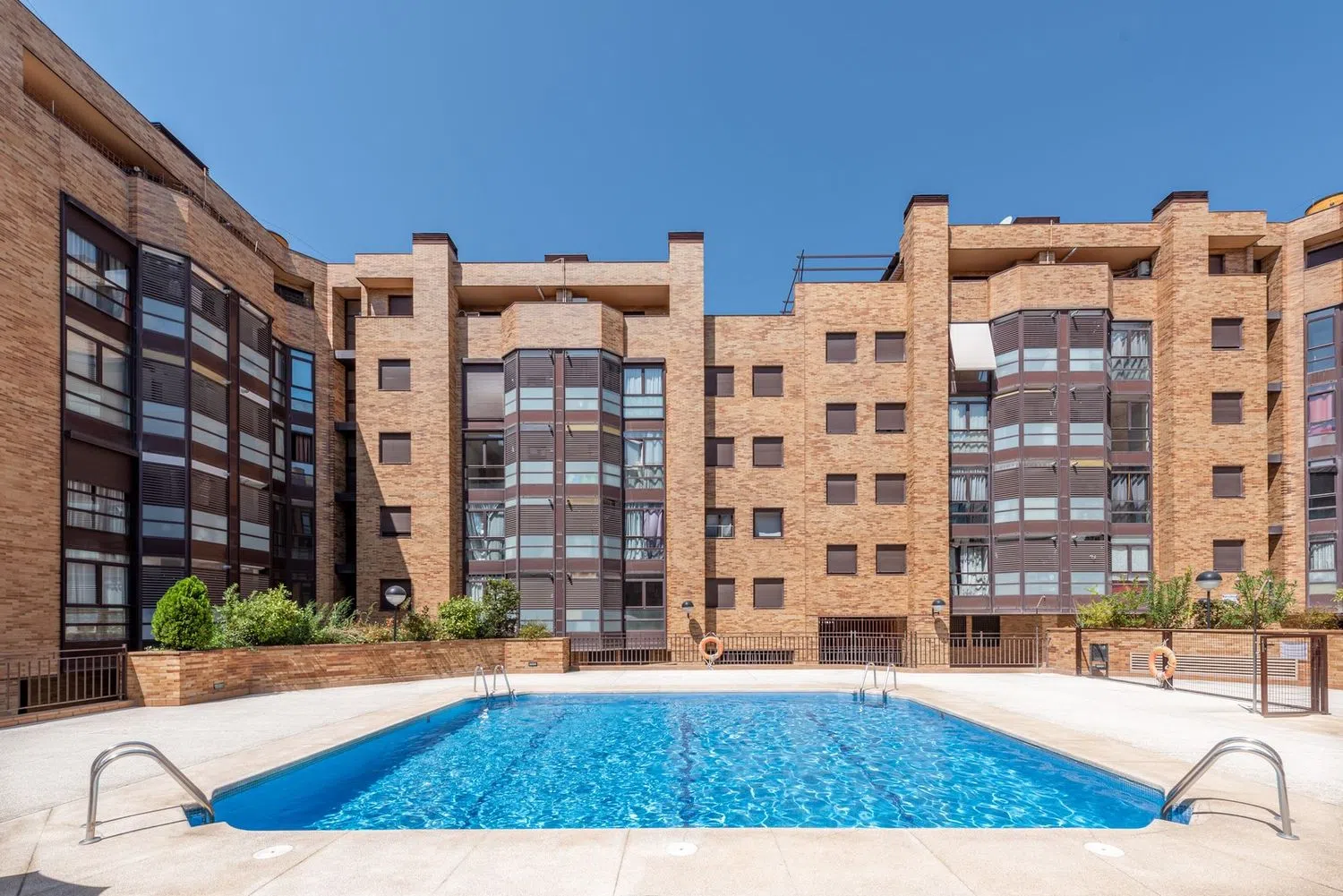 Piso en calle Ana María Matute - Foto 1