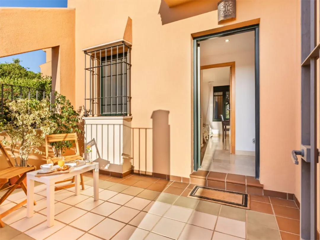 Casa adosada en  Calle Teodosio 12 - Foto 5