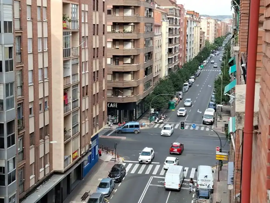 Piso en  Calle Ingenieros Pino y Amorena 5 - Foto 9