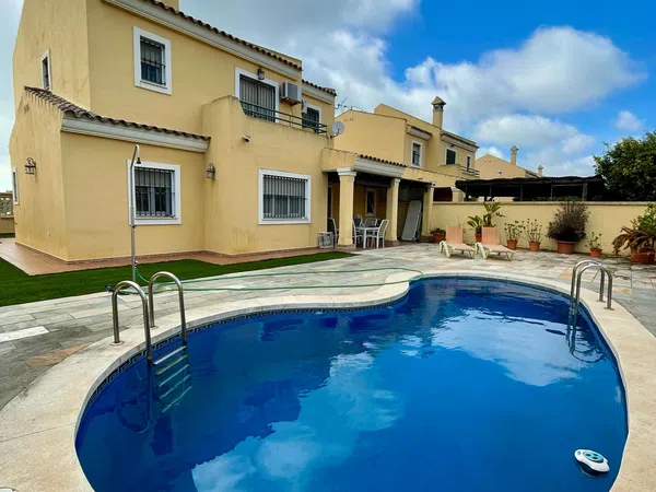 Chalet pareado en Calle Cabo Finisterre, 14 - Foto 1