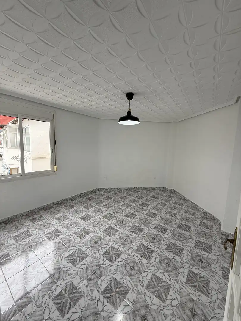 Piso en  Carrer de Jacint Labaila 18 - Foto 2